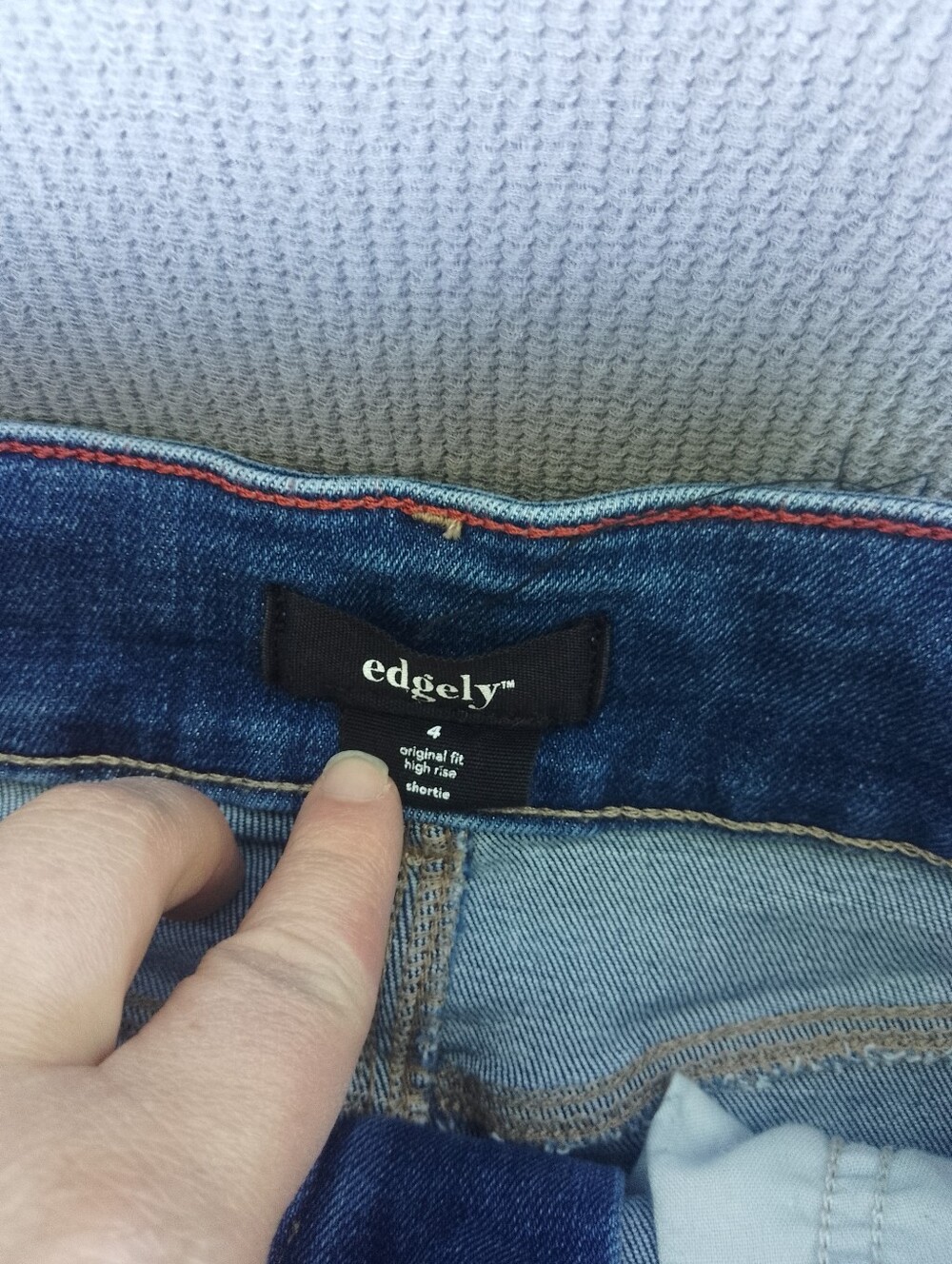 Edgely Shorts - Picture 5 of 6